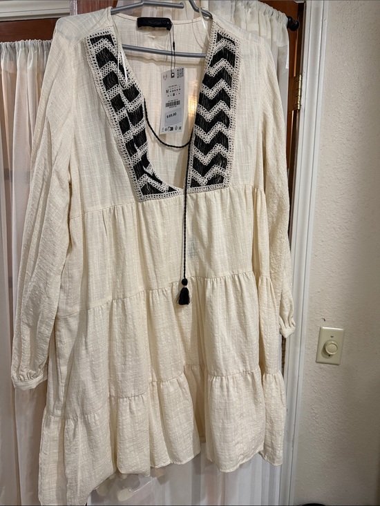 Zara Dresses & Skirts - Zara Cream Mini Dress with Black Crochet Trim